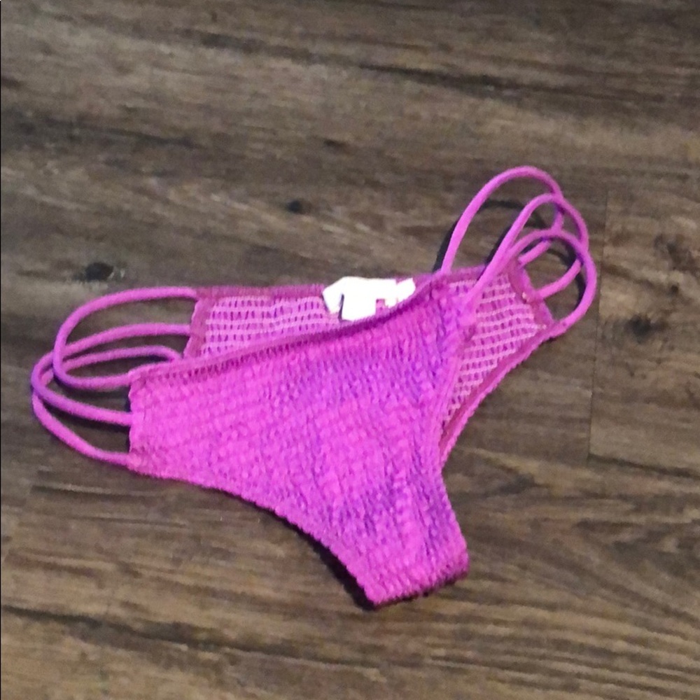 Indah Bottoms S